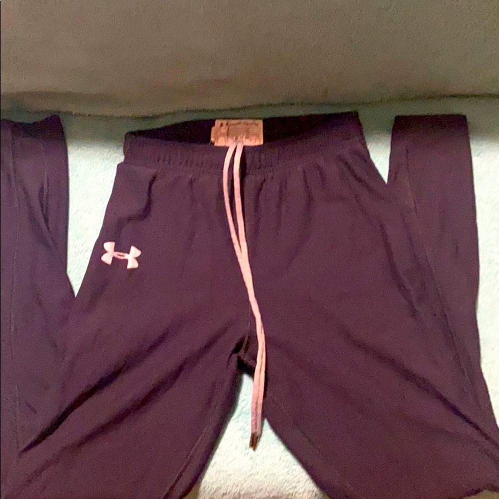 Size small Under Armor exercise leggings